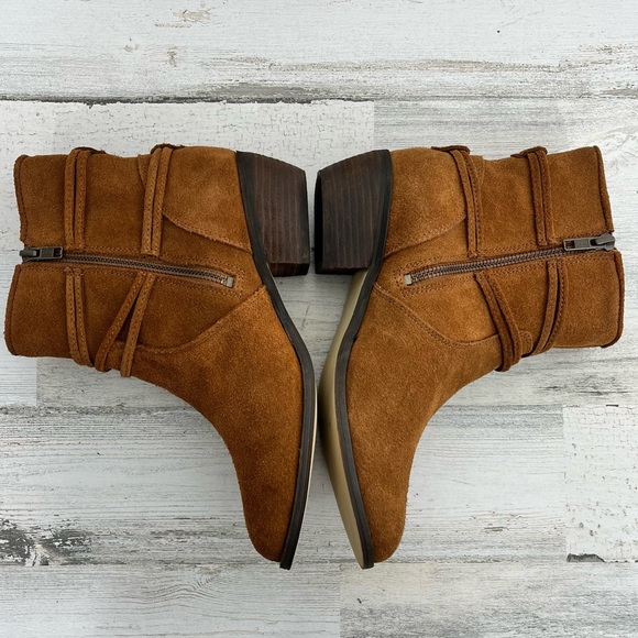 MinneTonka Women's Tan Suede Tassel Ankle Boots Side Zip - Picture 4 of 11